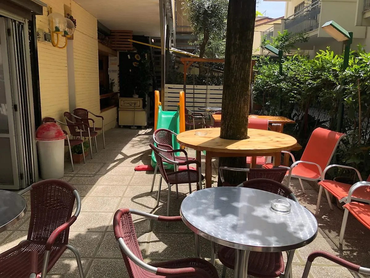 Hotel Villa Nilla Rimini 0*,  Italia